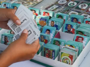 Febre das figurinhas da Copa faz vendas de bancas e papelarias dispararem 15,2%