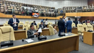 Oposição da Câmara de Goiânia critica data-base sem retroativo e exceções na LDO