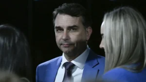 Racha com Michelle e UB-PP amplia dificuldade de Flávio entre as mulheres