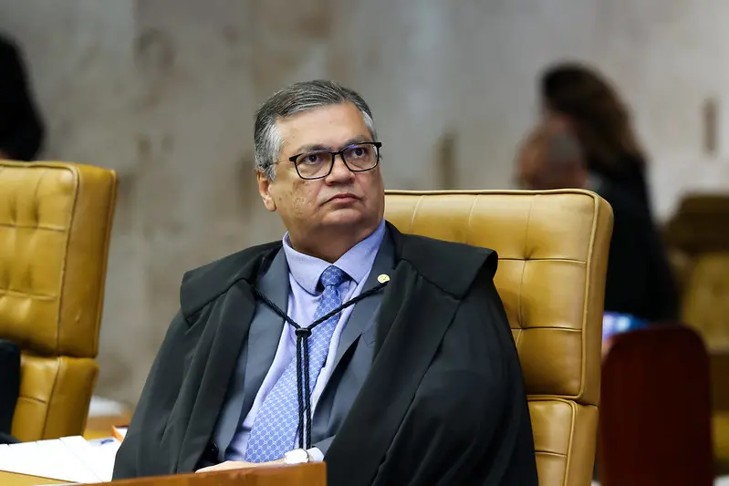 Dino bloqueia R$ 119 milhões e mira atuação de Valdemar em emendas parlamentares