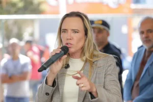 “Michelle fica no PL”, diz Celina após conversa e descarta saída da ex-primeira-dama