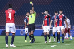 Árbitro que distribuiu 11 expulsões apitará França x Marrocos nas quartas da Copa do Mundo