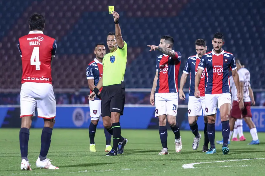 Árbitro que distribuiu 11 expulsões apitará França x Marrocos nas quartas da Copa do Mundo