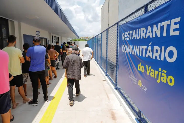 CLDF aprova programa que garante pão e leite para famílias de baixa renda no DF