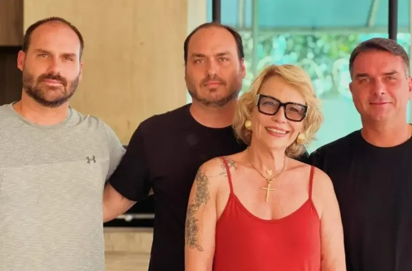 Rogéria Bolsonaro lança candidatura à Câmara e recebe apoio de Flávio Bolsonaro