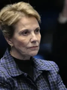 Tereza Cristina sinaliza apoio para compor chapa de Flávio Bolsonaro como candidata a vice