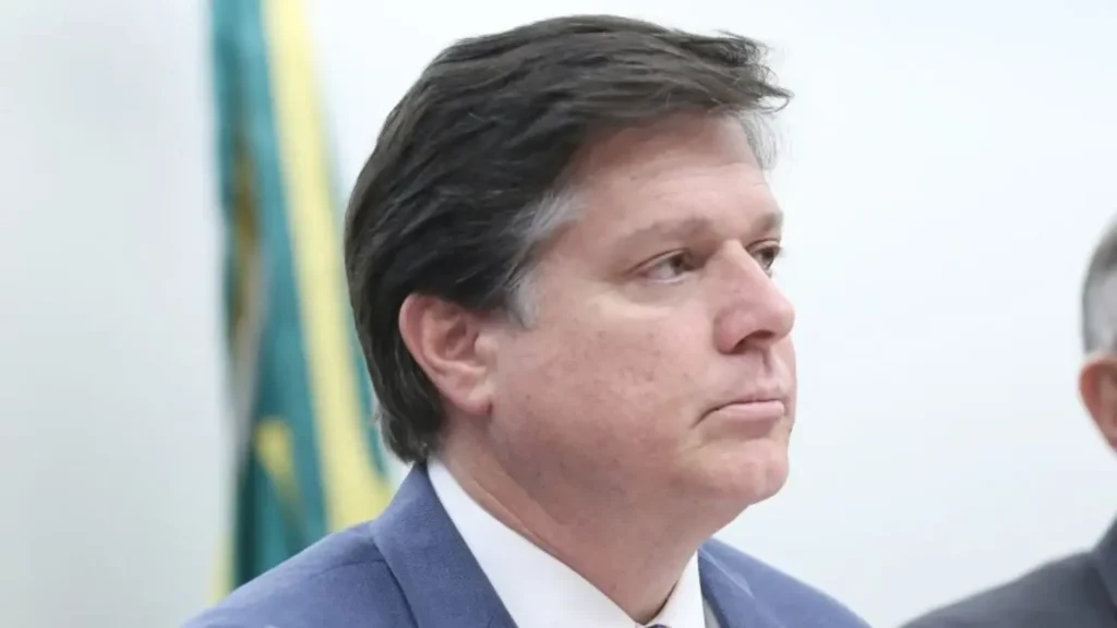 MDB libera diretórios estaduais e fica neutro na disputa pela Presidência