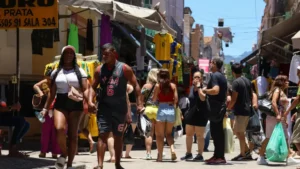 Cresce número de brasileiros que atribuem pobreza à preguiça, diz Datafolha