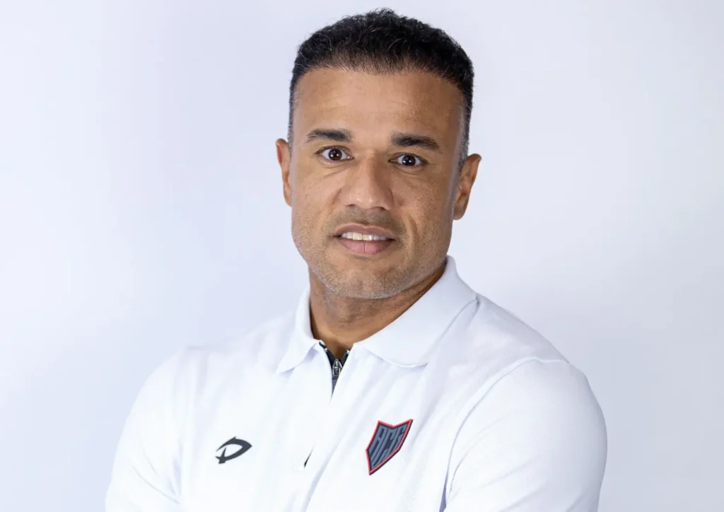 Roger fala de "confiança" em sua apresentação no Atlético-GO