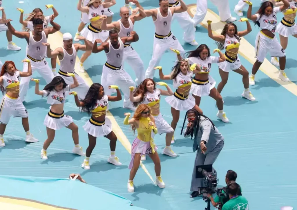 Blatter critica show de intervalo da final da Copa e compara evento ao Super Bowl