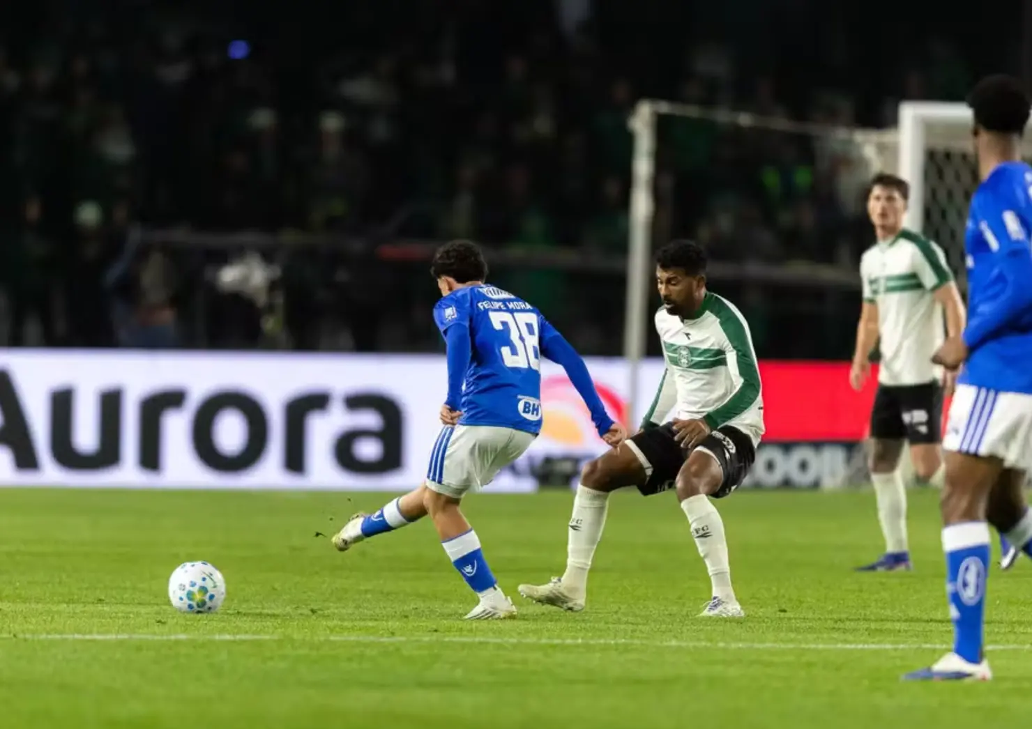 Corinthians empata com Athletico-PR e Cruzeiro vence o Coritiba pela Série A