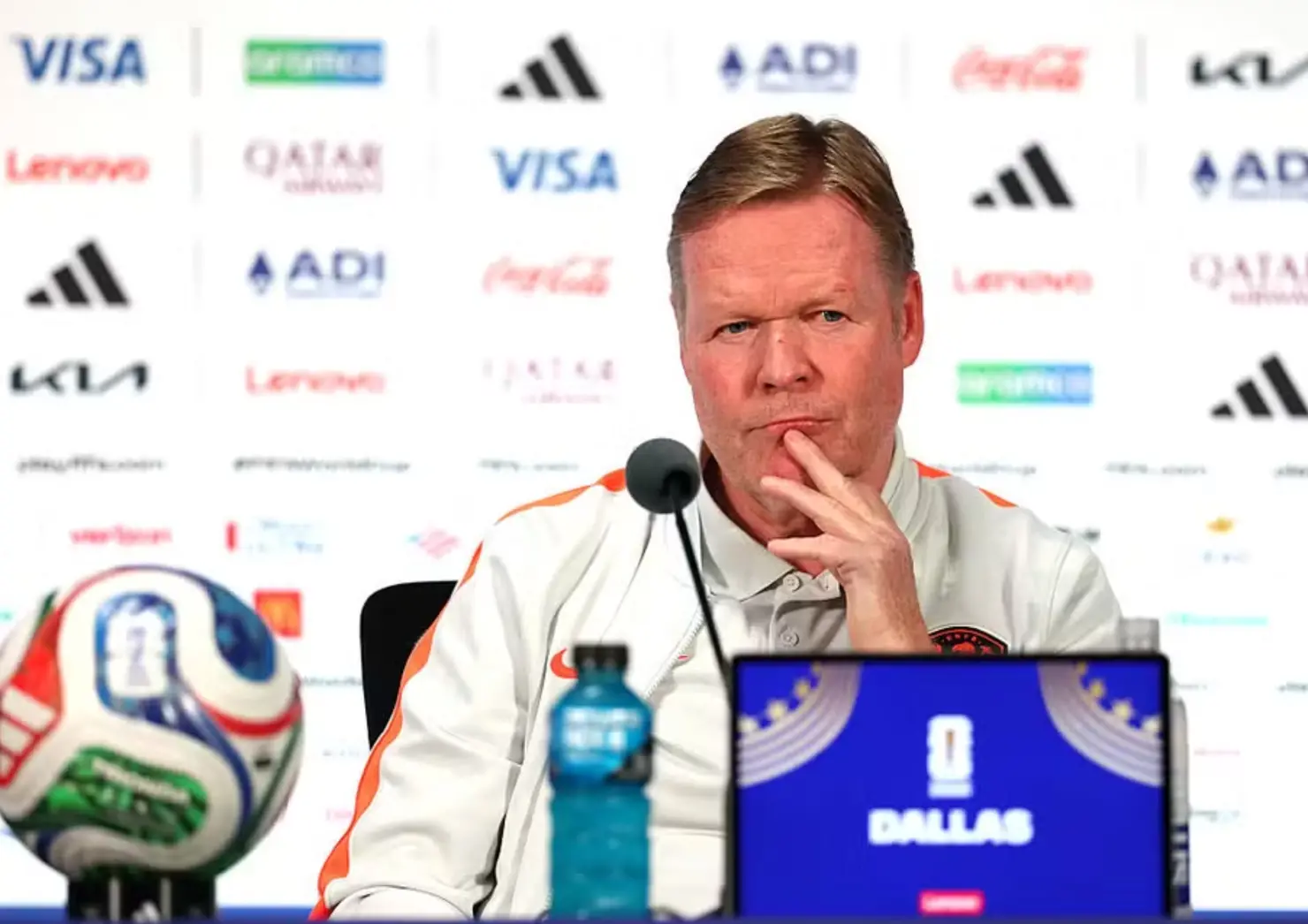 Técnico da Holanda, Ronald Koeman anuncia saída após eliminação na Copa