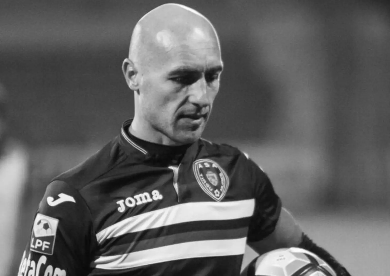 Ex-jogador da seleção da Romênia morre afogado aos 44 anos