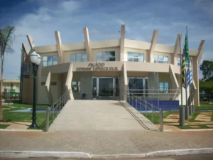 Prefeitura de Cristalina abre concurso com mais de 1,1 mil vagas