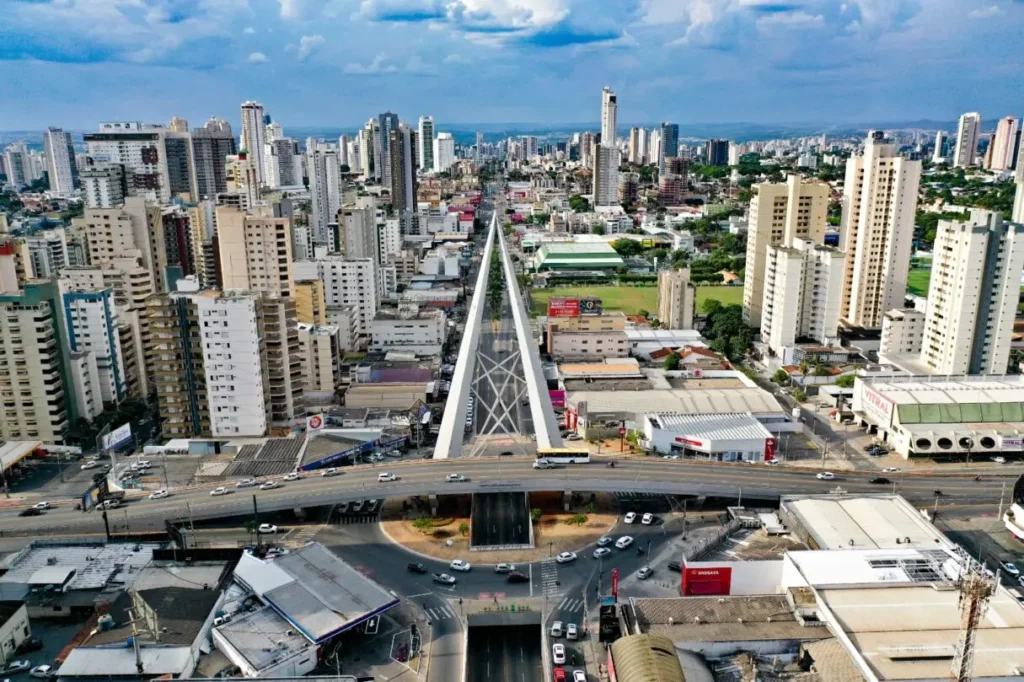 Friozinho de 15°C dá lugar a tarde de 30°C em Goiânia