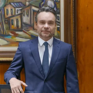 Vice de Celina Leão, Gustavo Rocha relembra desafios da pandemia: “Chamei a responsabilidade para mim”