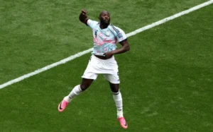 Virada épica coloca Bélgica nas oitavas da Copa do Mundo
