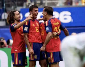 Espanha domina Áustria, vence por 3 a 0 e avança às oitavas
