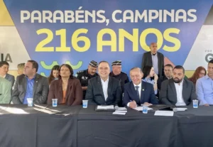 Durante a transferência simbólica da sede da Prefeitura para o bairro, o prefeito Sandro Mabel anunciou projetos para revitalização urbana, recuperação de prédios públicos, obras e incentivo à ocupação residencial da região