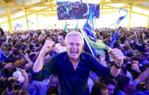‘Vou assinar no primeiro dia’, diz Caiado ao prometer indulto a Bolsonaro se for presidente