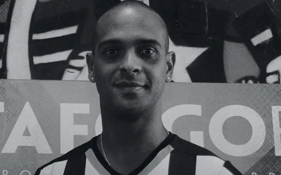 Ex-jogador do Botafogo morre aos 41 anos após ventania atingir o Rio de Janeiro