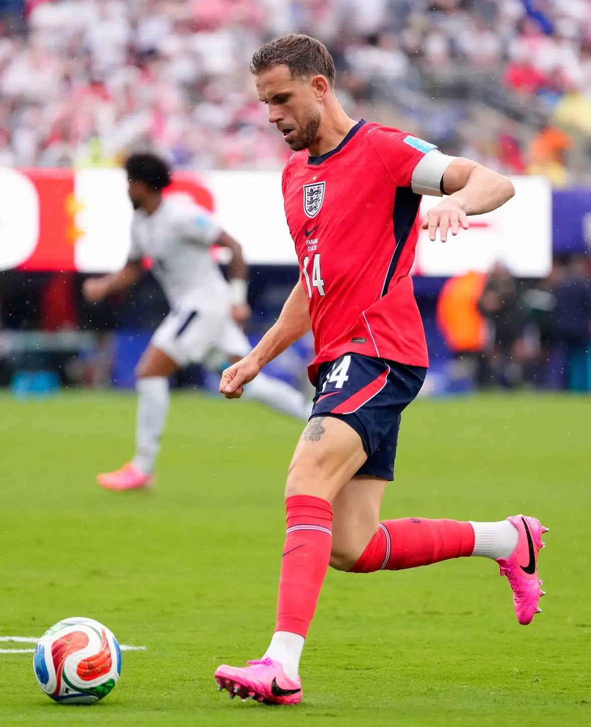 Henderson sofre lesão durante comemoração, passará por cirurgia e está fora da Copa do Mundo