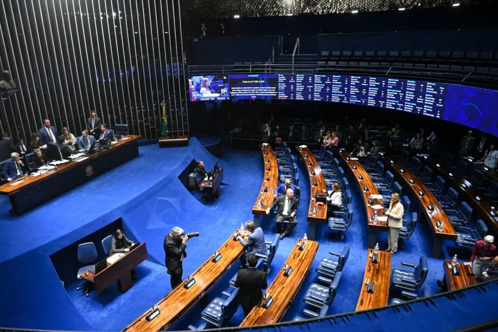 70 congressistas de GO e MG não valem os 26 de TO e MA
