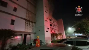 Corpo de Bombeiros é acionado após incêndio em um apartamento em Brasília