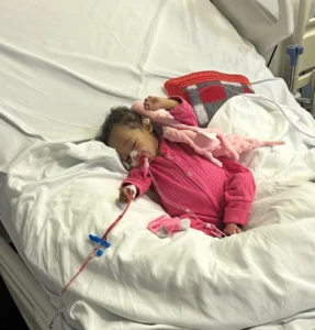 Família luta para salvar bebê após Justiça de Goiás negar medicamento