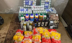 Procon apreende alimentos vencidos e autua supermercado no Parque Amazônia, em Goiânia
