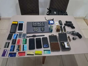 Polícia cumpre mandados contra grupo investigado por golpe que causou prejuízo de R$ 23 mil em Goiás