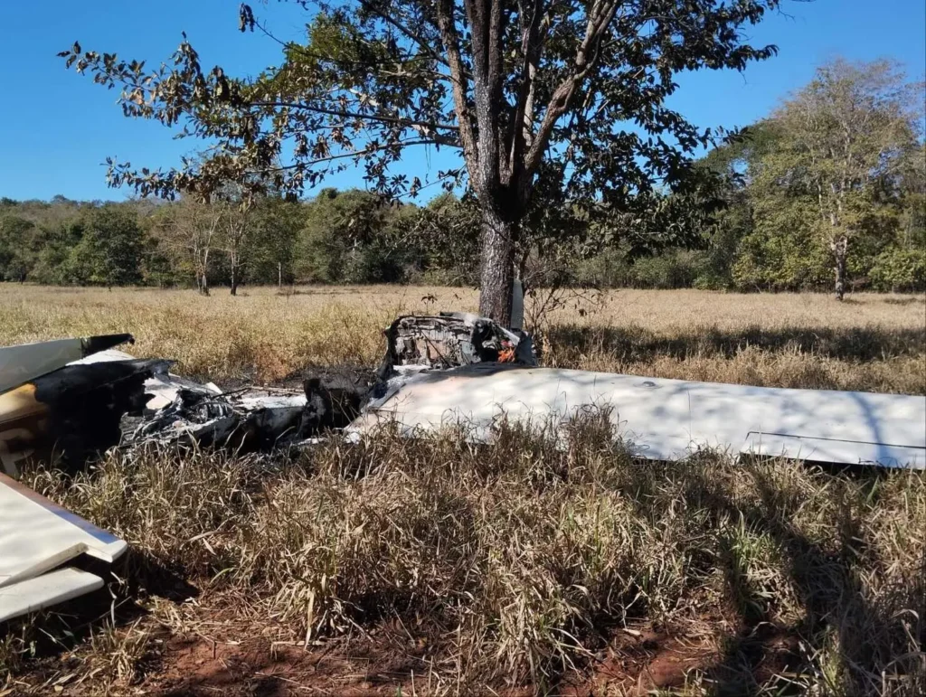 Avião carregado com cocaína faz pouso forçado em Itarumã e piloto desaparece