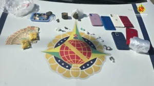 Polícia Militar prende dois suspeitos de tráfico e apreende drogas em comércio de Ceilândia (DF)