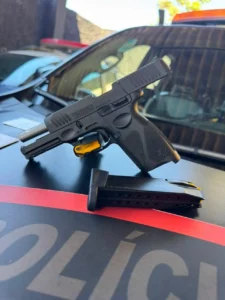 VÍDEO: homem em preso em Goiânia após ostentar arma nas redes sociais