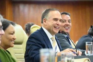 Prestação de contas aponta avanço das receitas, mas expõe desafios da gestão Mabel na saúde e nas finanças