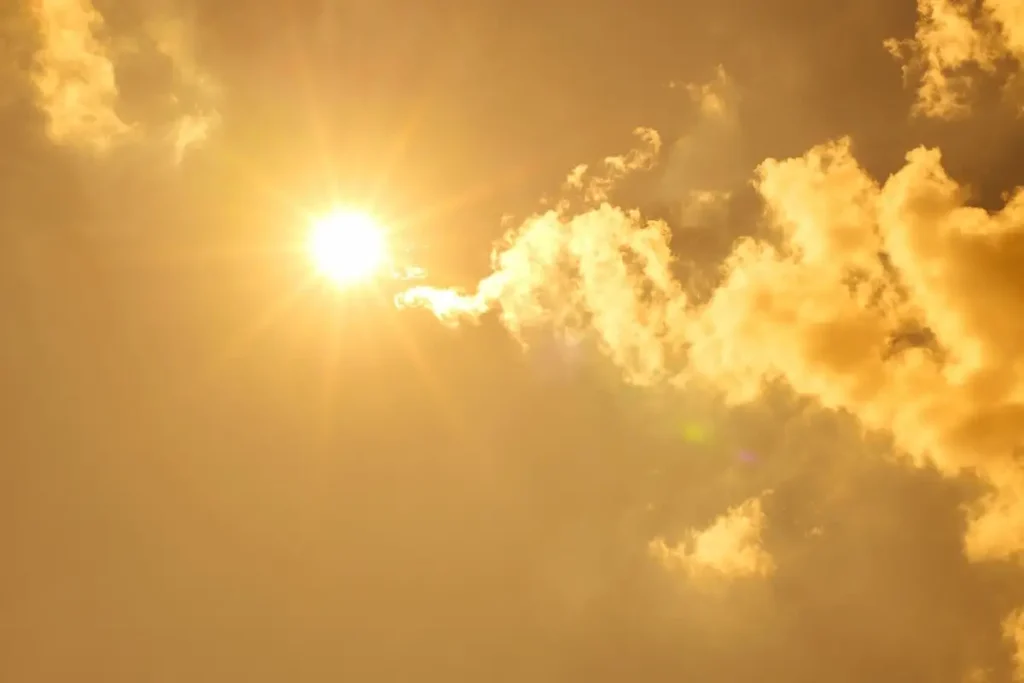 Goiânia chega aos 29°C neste domingo; umidade cai para 30%