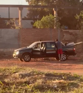 Câmeras flagram descarte de entulho horas após limpeza, e motorista tem caminhonete apreendida em Aparecida