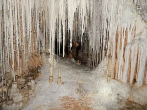 grutas em Goiás