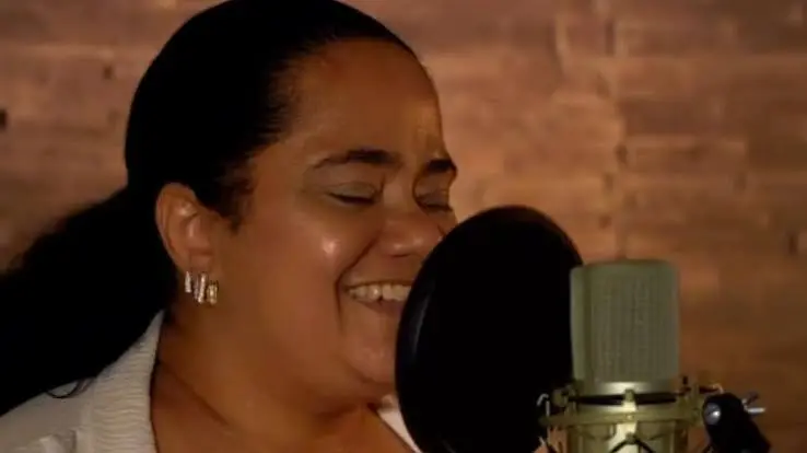 Quem foi Débora Cruz, cantora e sobrinha de Arlindo Cruz que morreu aos 45 anos