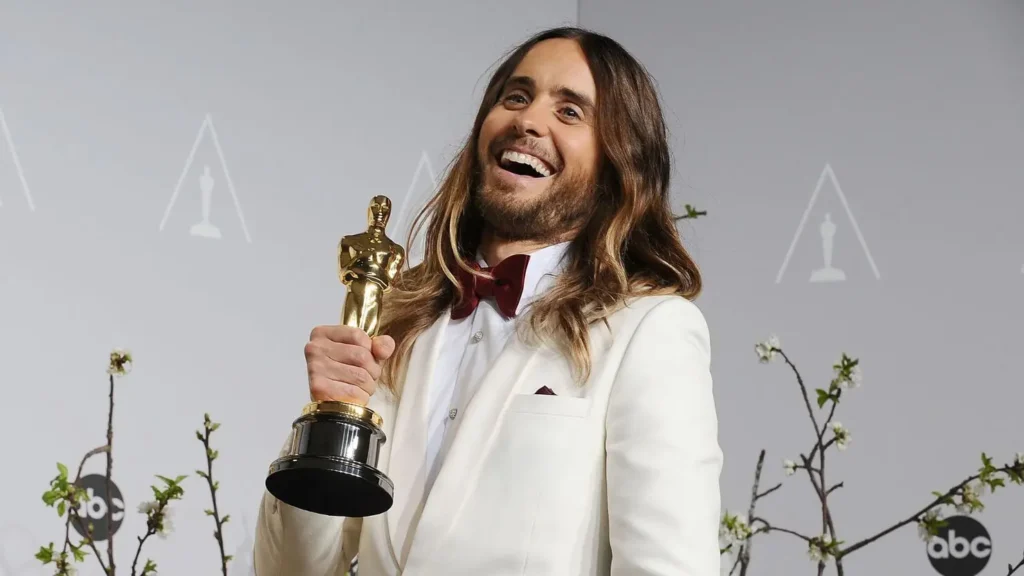 Jared Leto é acusado de crimes sexuais por quatro mulheres