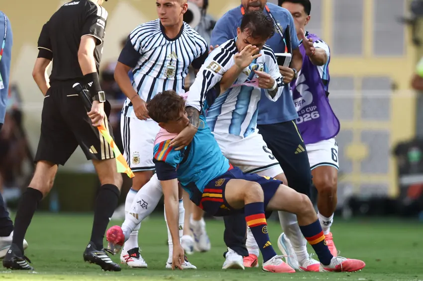 Fifa abre processo disciplinar para apurar confusão da Argentina após final da Copa