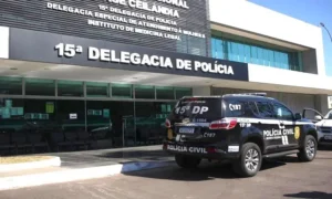 Operação da Polícia Civil prende irmãos e fecha ponto de tráfico de drogas em Ceilândia (DF)