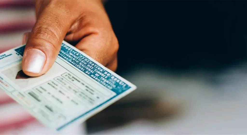CNH de graça? Programa abre vagas para pagar mudança de categoria e qualificação