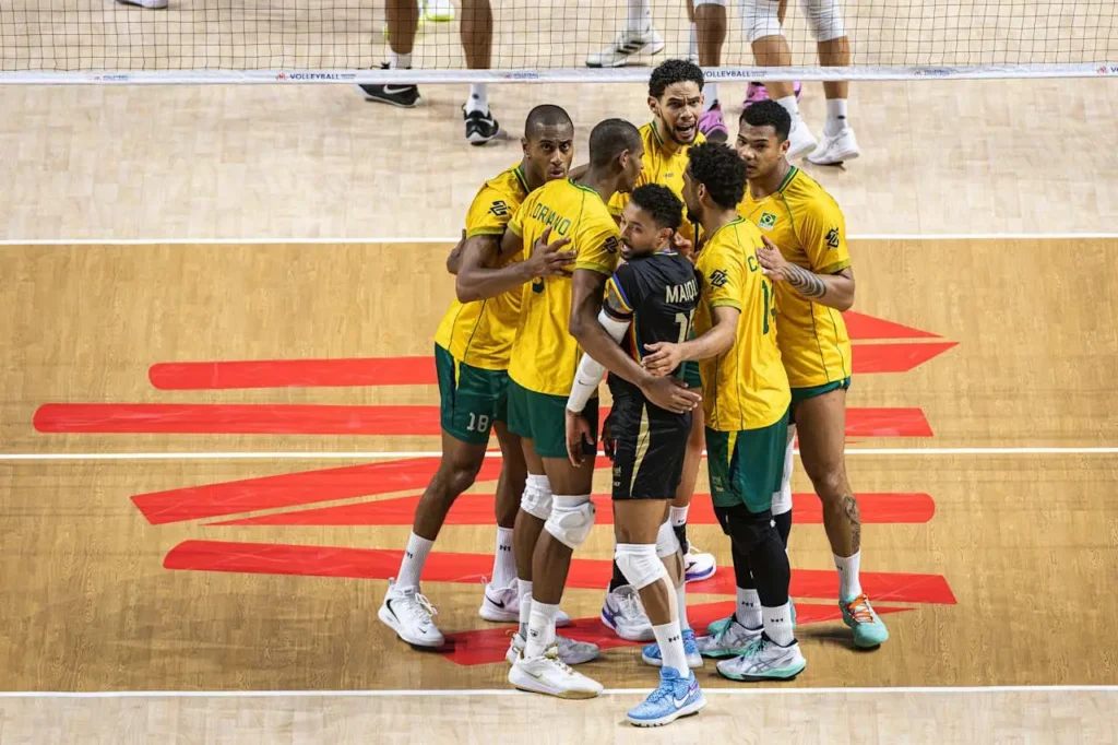 Brasil derrota a França e entra na zona de classificação da VNL masculina