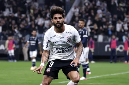 Corinthians goleia e Botafogo empata nos jogos que encerram o primeiro turno do Brasileirão