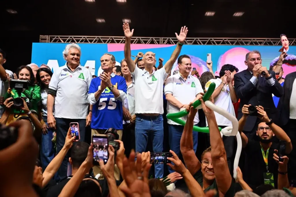 Com apoio de Caiado e Kassab, Arruda é lançado candidato ao Governo do DF