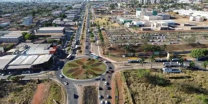 Prefeitura de Goiânia muda trânsito em frente ao HUGOL, mas motoristas questionam solução