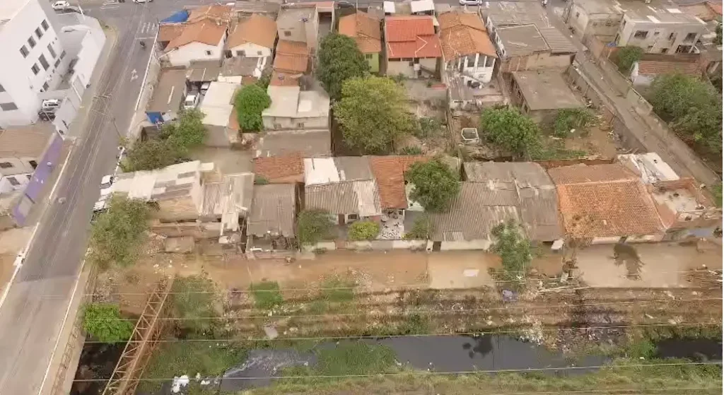 Moradores denunciam descarte irregular de lixo em Goiânia