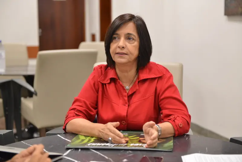 Isaura Lemos