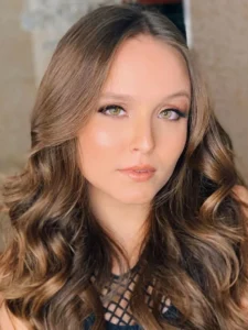 Larissa Manoela é tirada de filme sobre Carmen Miranda; entenda o que aconteceu